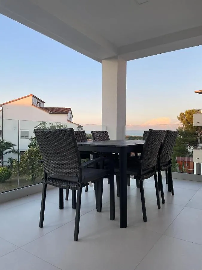 Apartment Rahat Liznjan